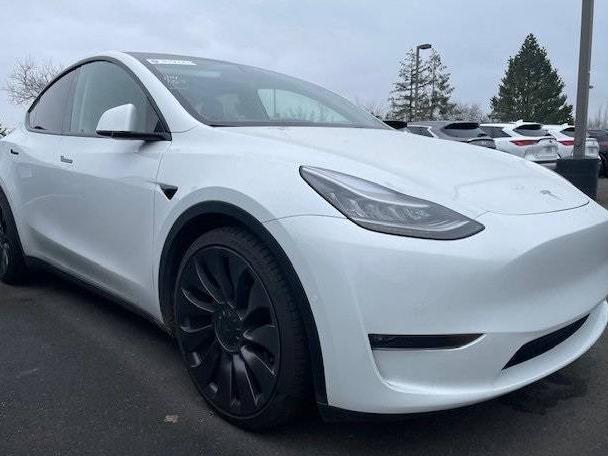 TESLA MODEL Y 2020 5YJYGDEF4LF043510 image